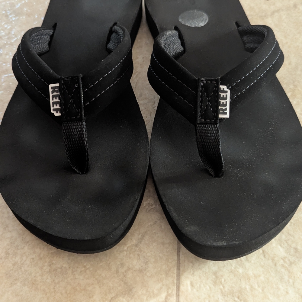 Reef Black Comfort Sandals